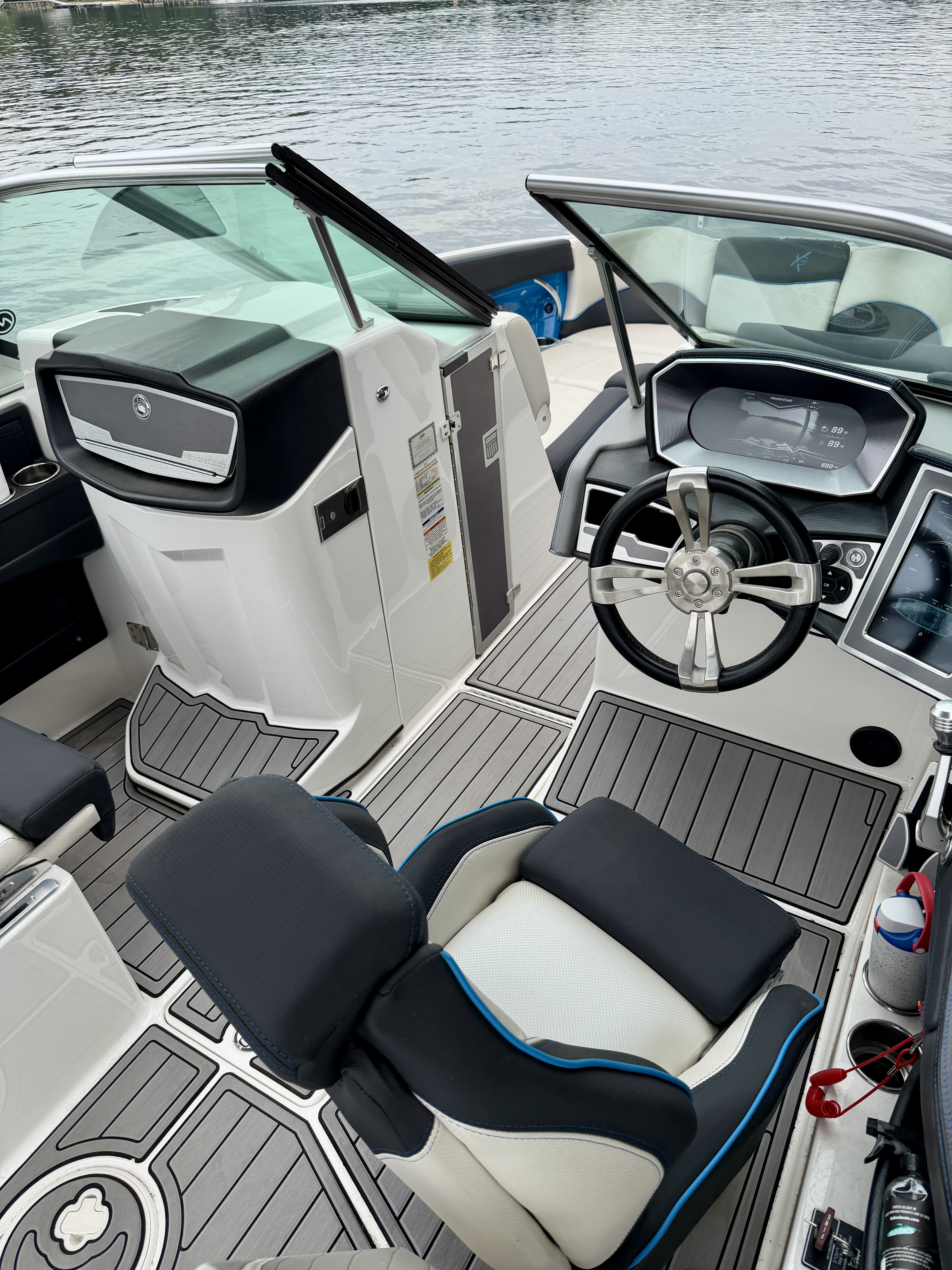 2018 MasterCraft X26 Sport Boat