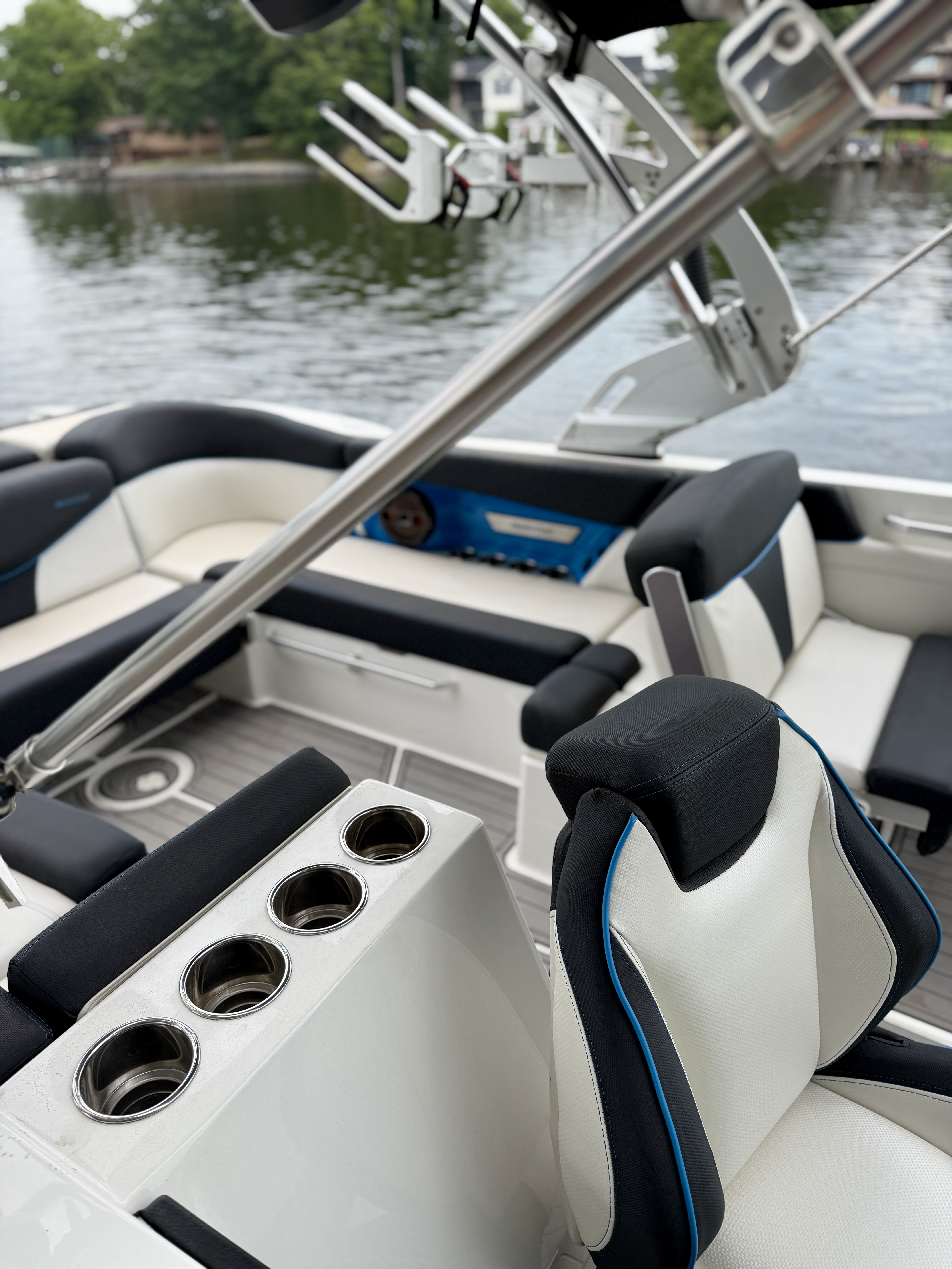2018 MasterCraft X26 Sport Boat