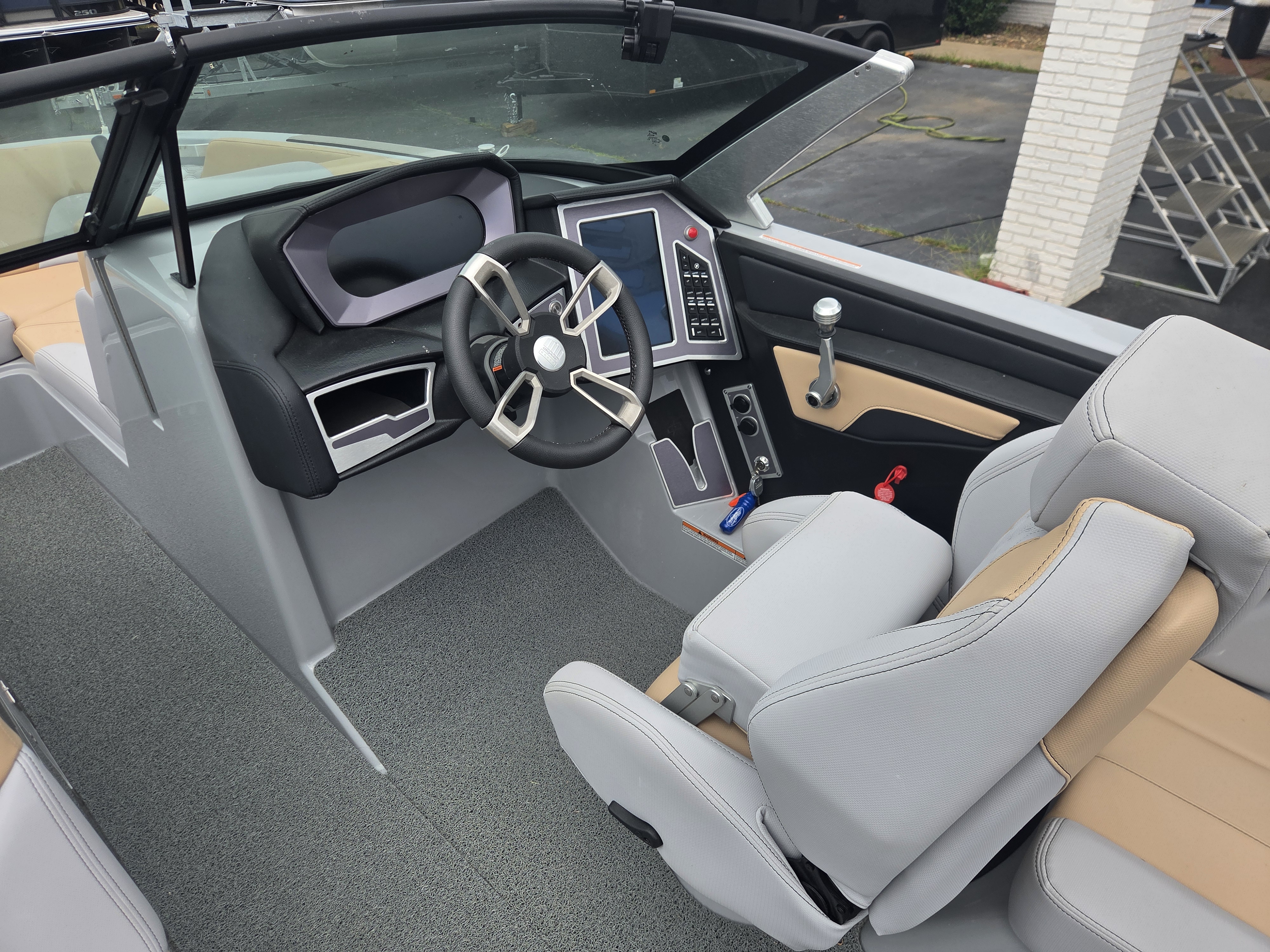 2022 MasterCraft XT22 Sport Boat