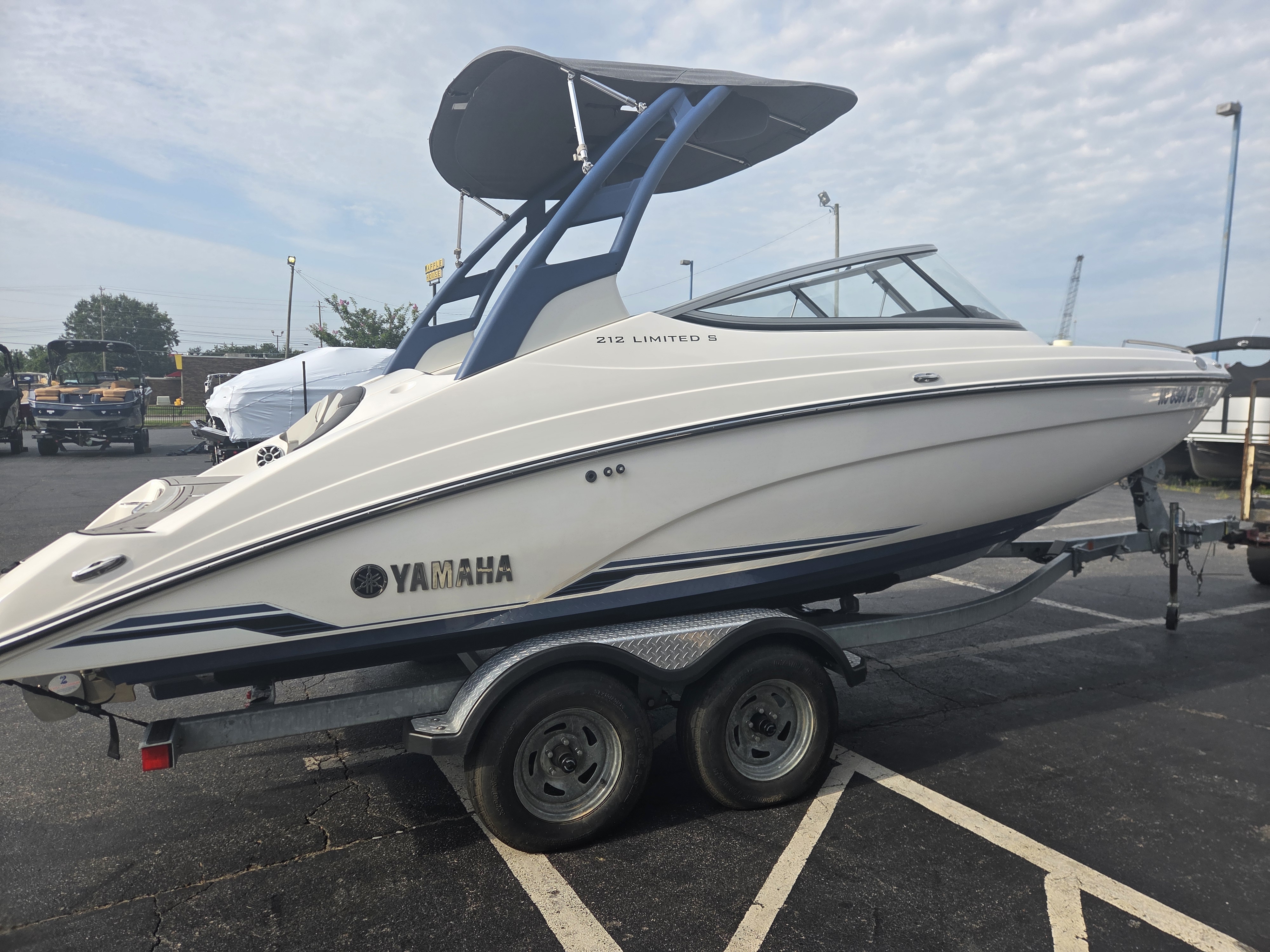 2018 Yamaha 212 Limited S Sport Boat