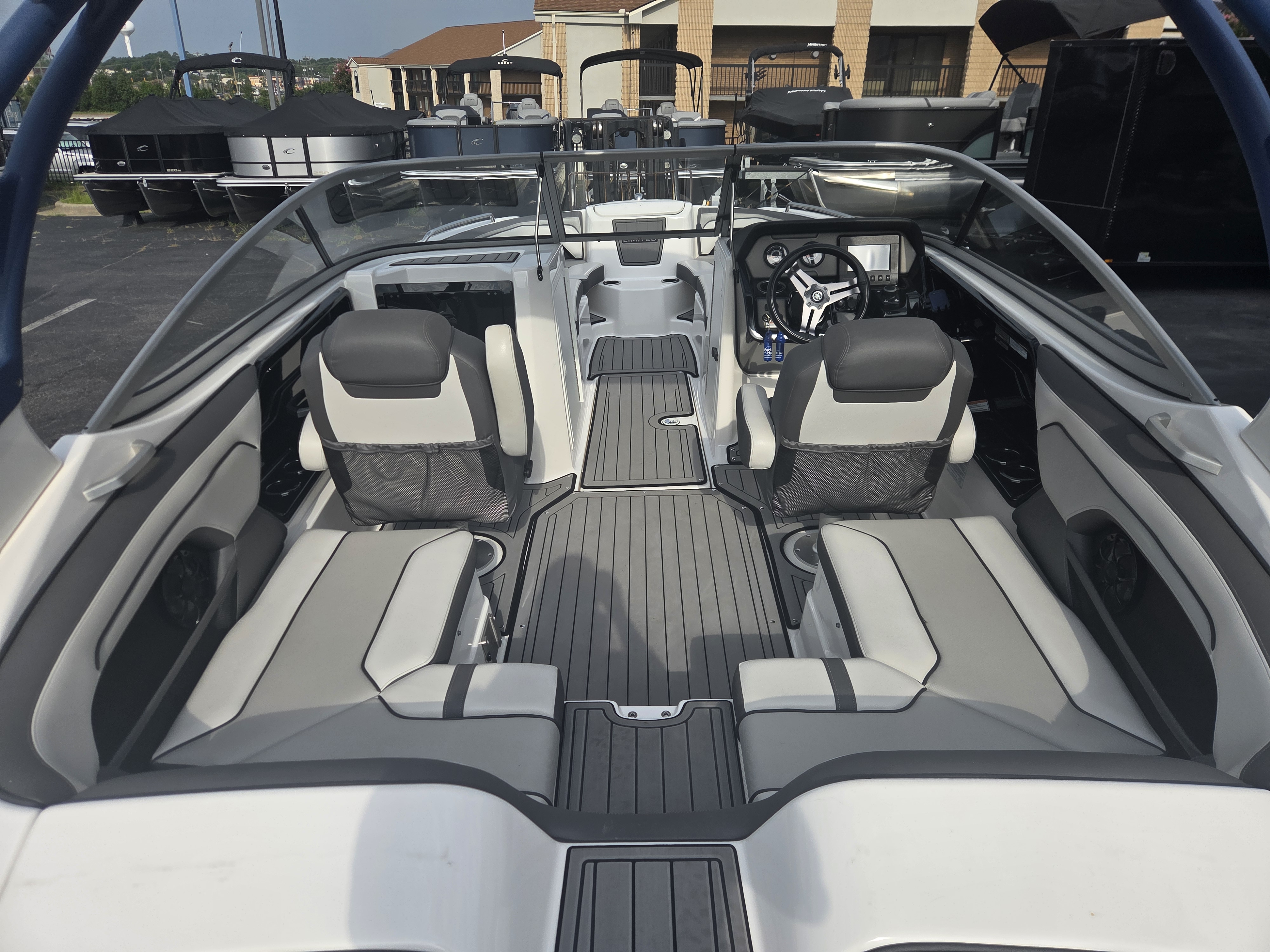 2018 Yamaha 212 Limited S Sport Boat