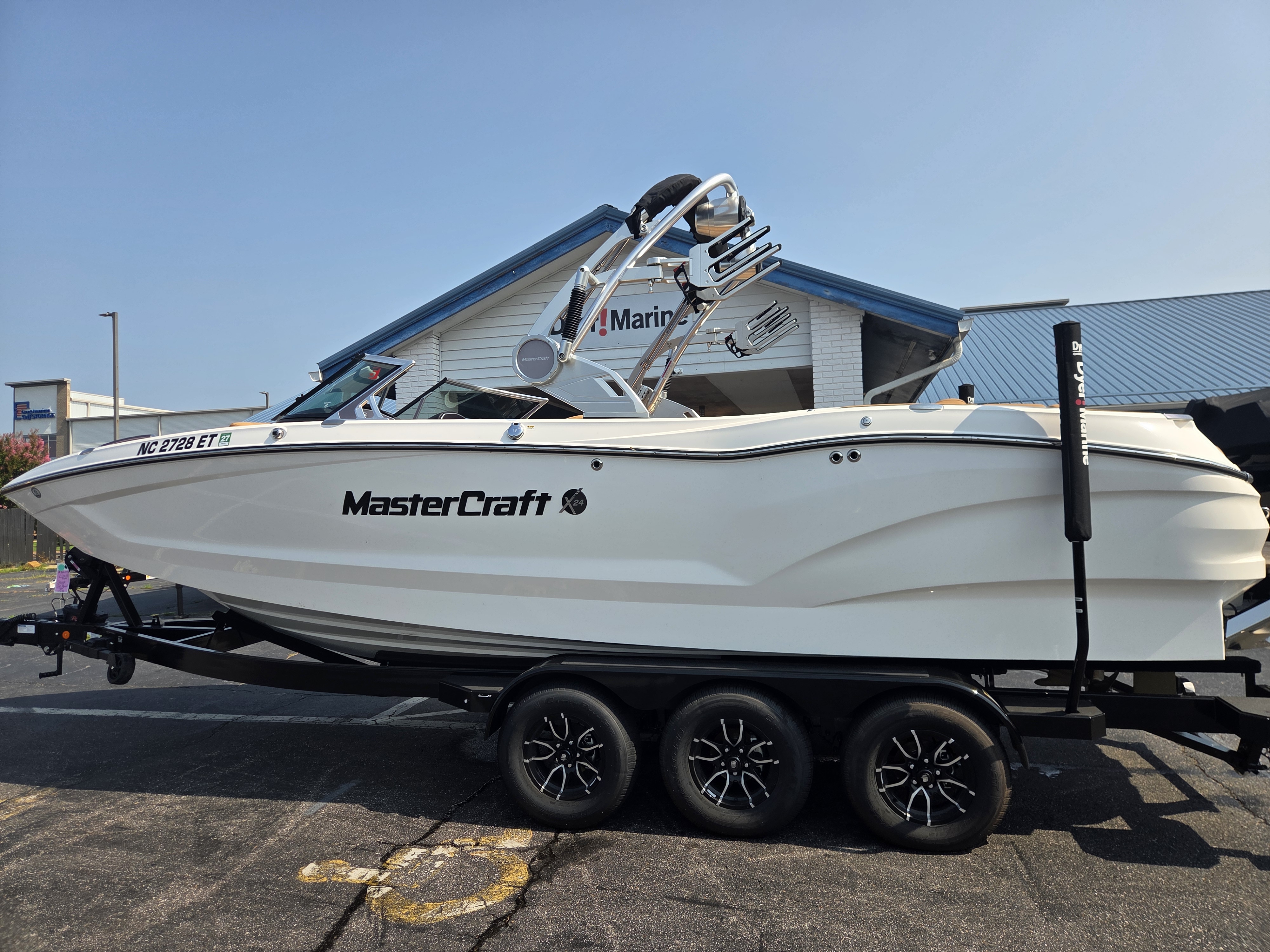 2021 MasterCraft X24 Sport Boat
