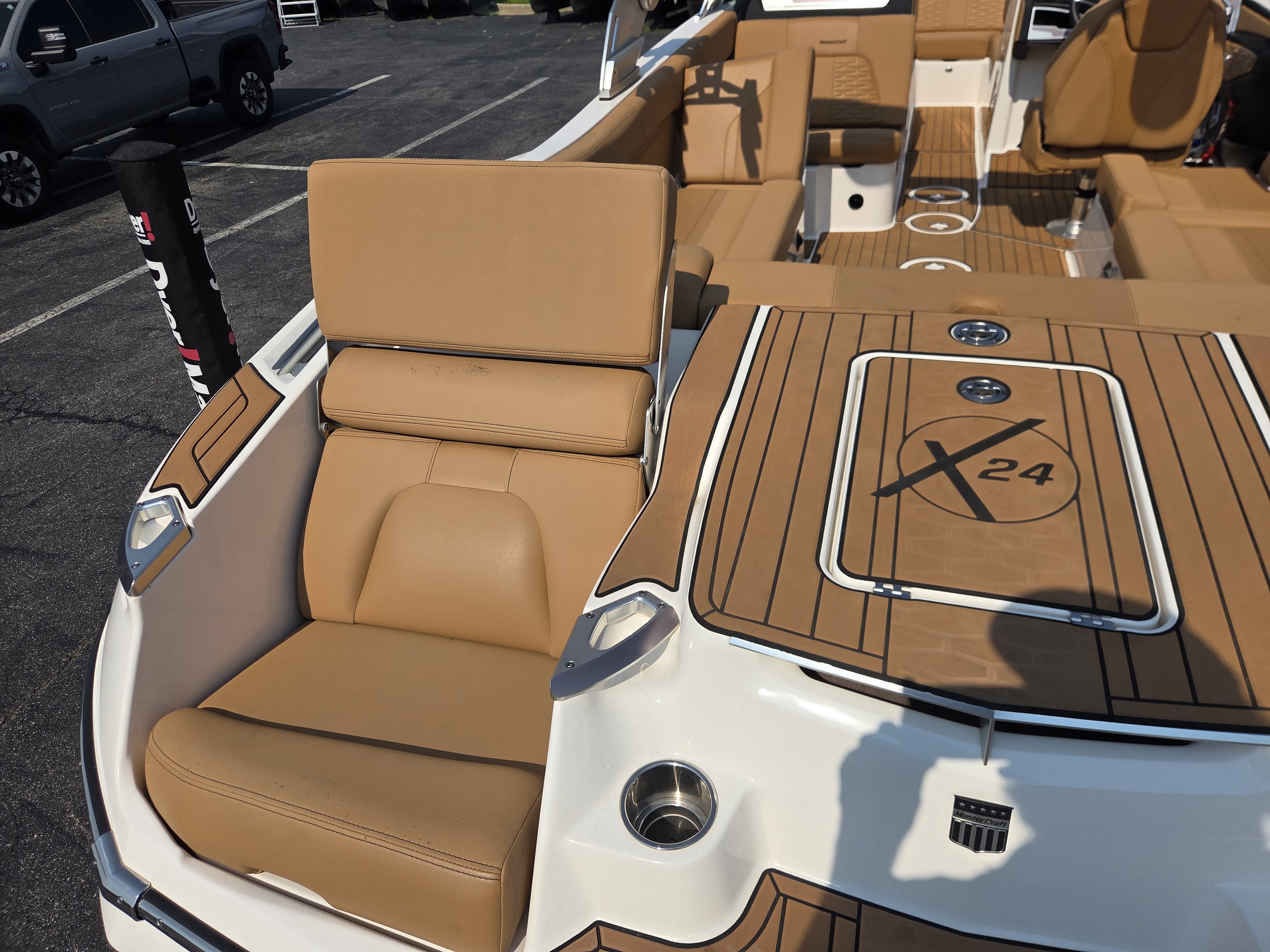 2021 MasterCraft X24 Sport Boat
