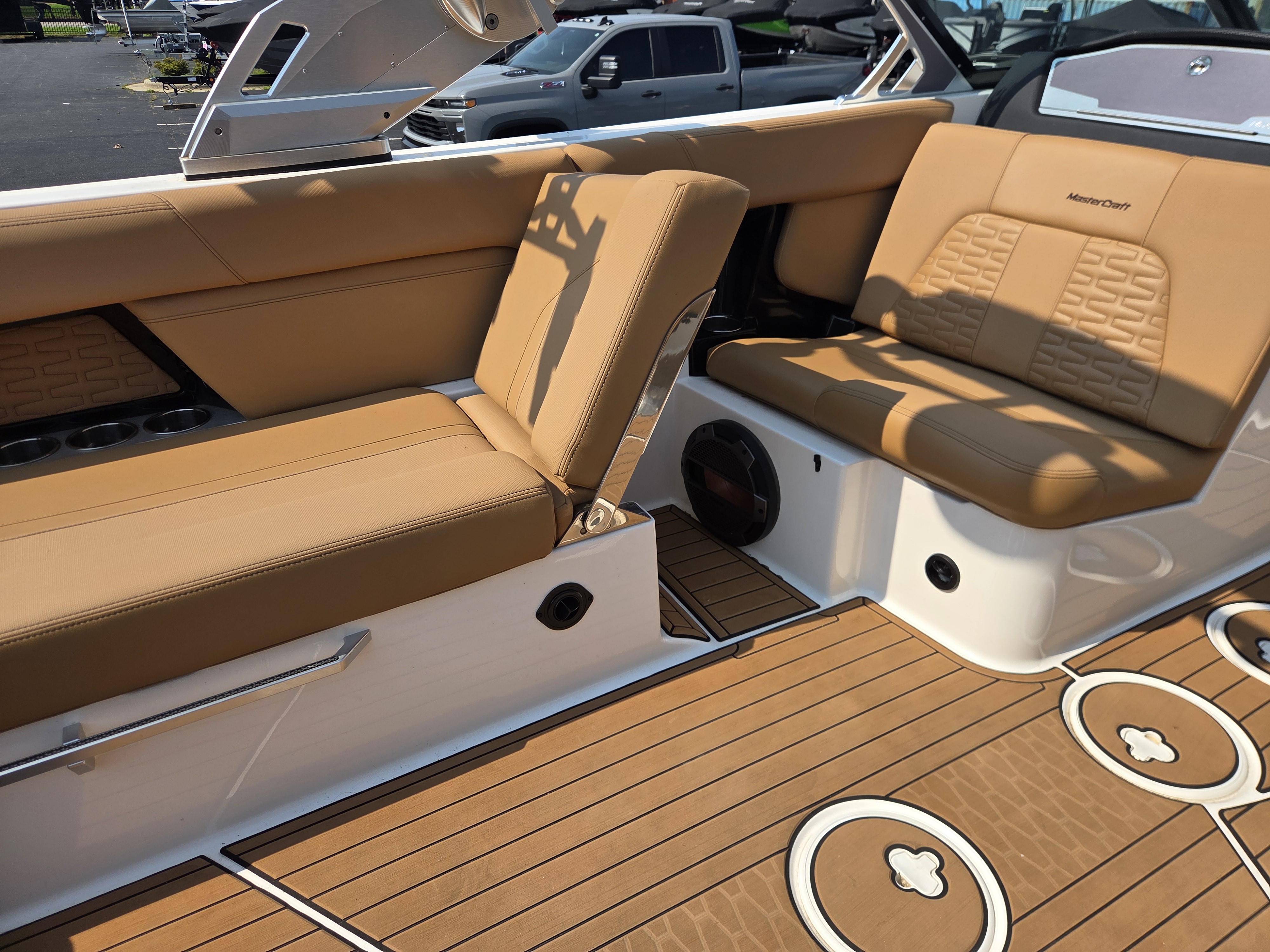 2021 MasterCraft X24 Sport Boat