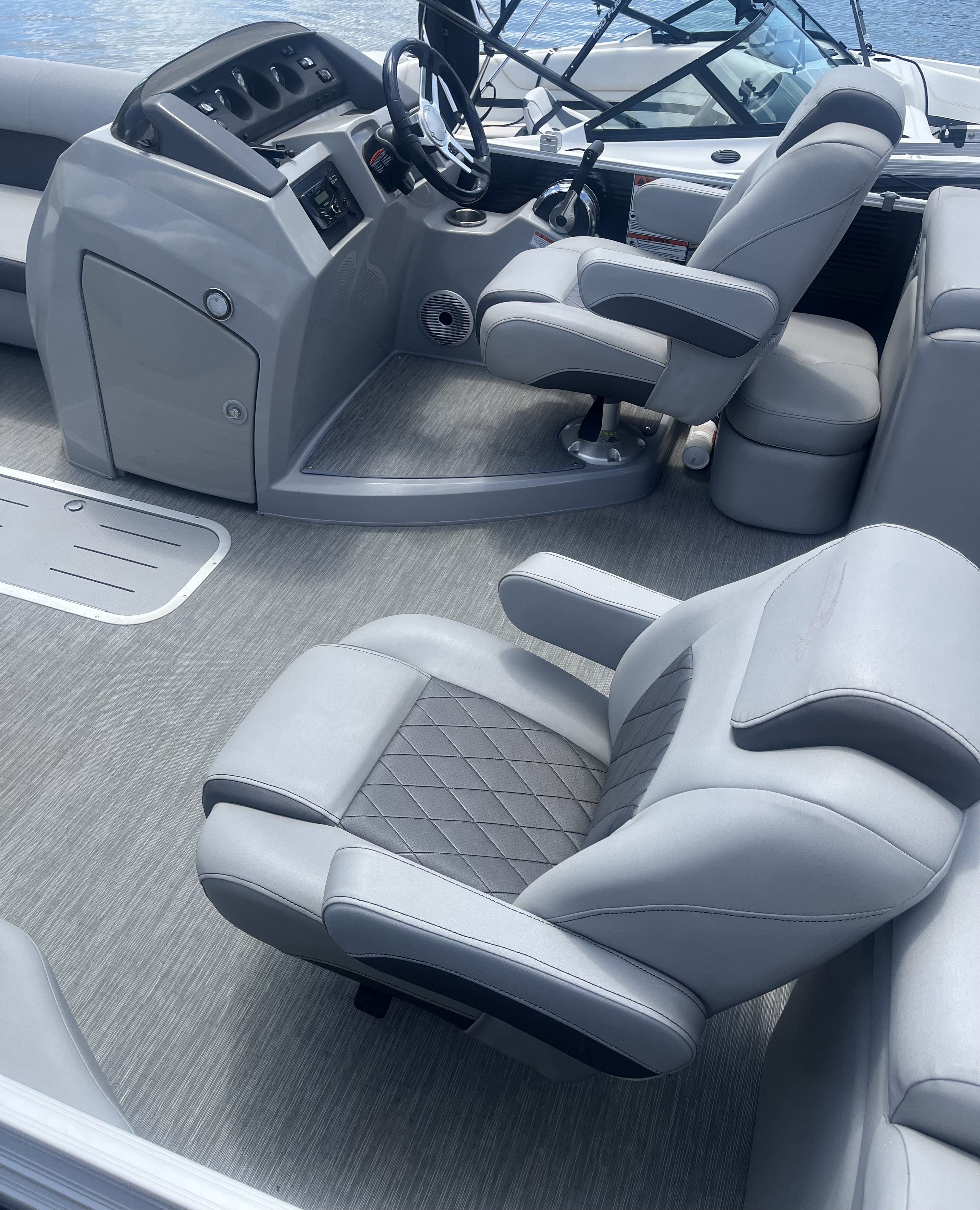 2022 Bennington 23 lsr Pontoon