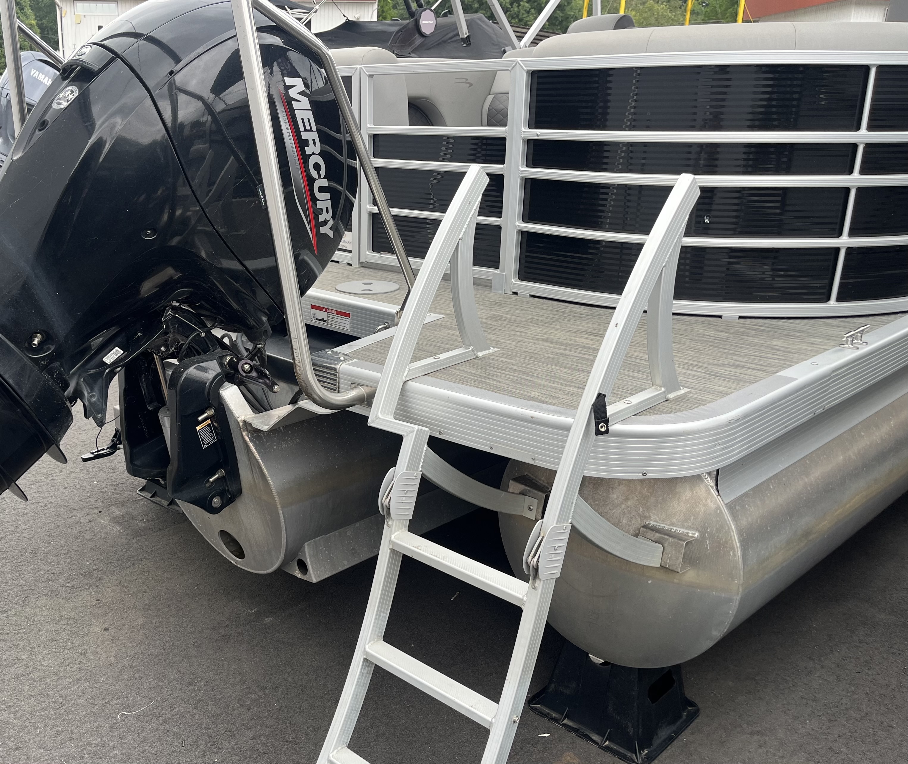 2022 Bennington 23 lsr Pontoon