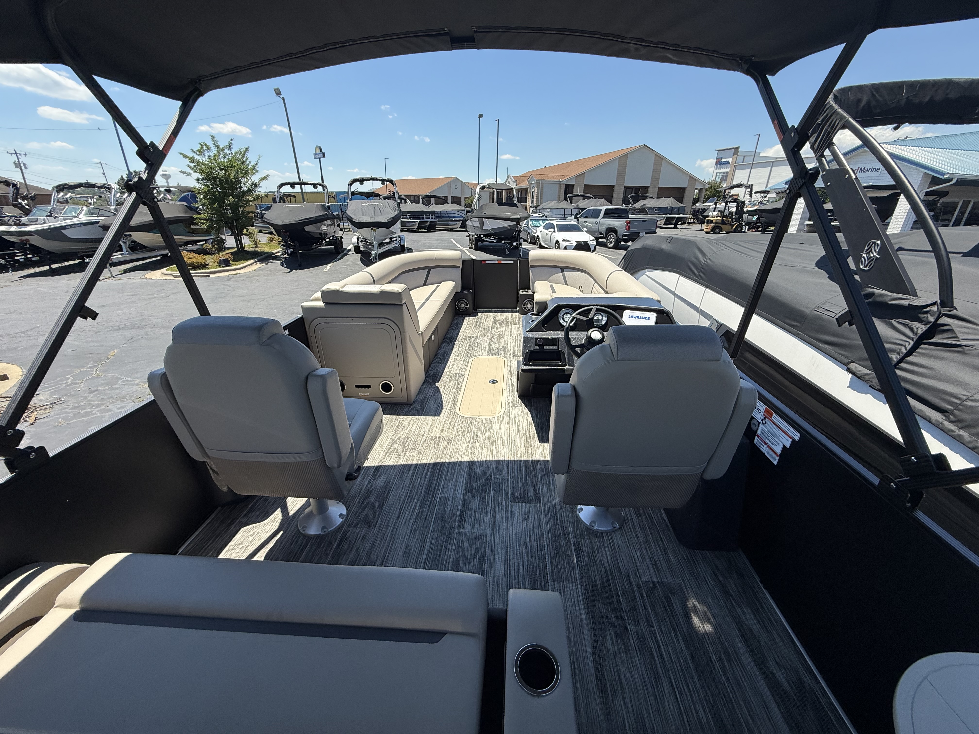 2026 Crest CONQUEST 235SLSC Pontoon
