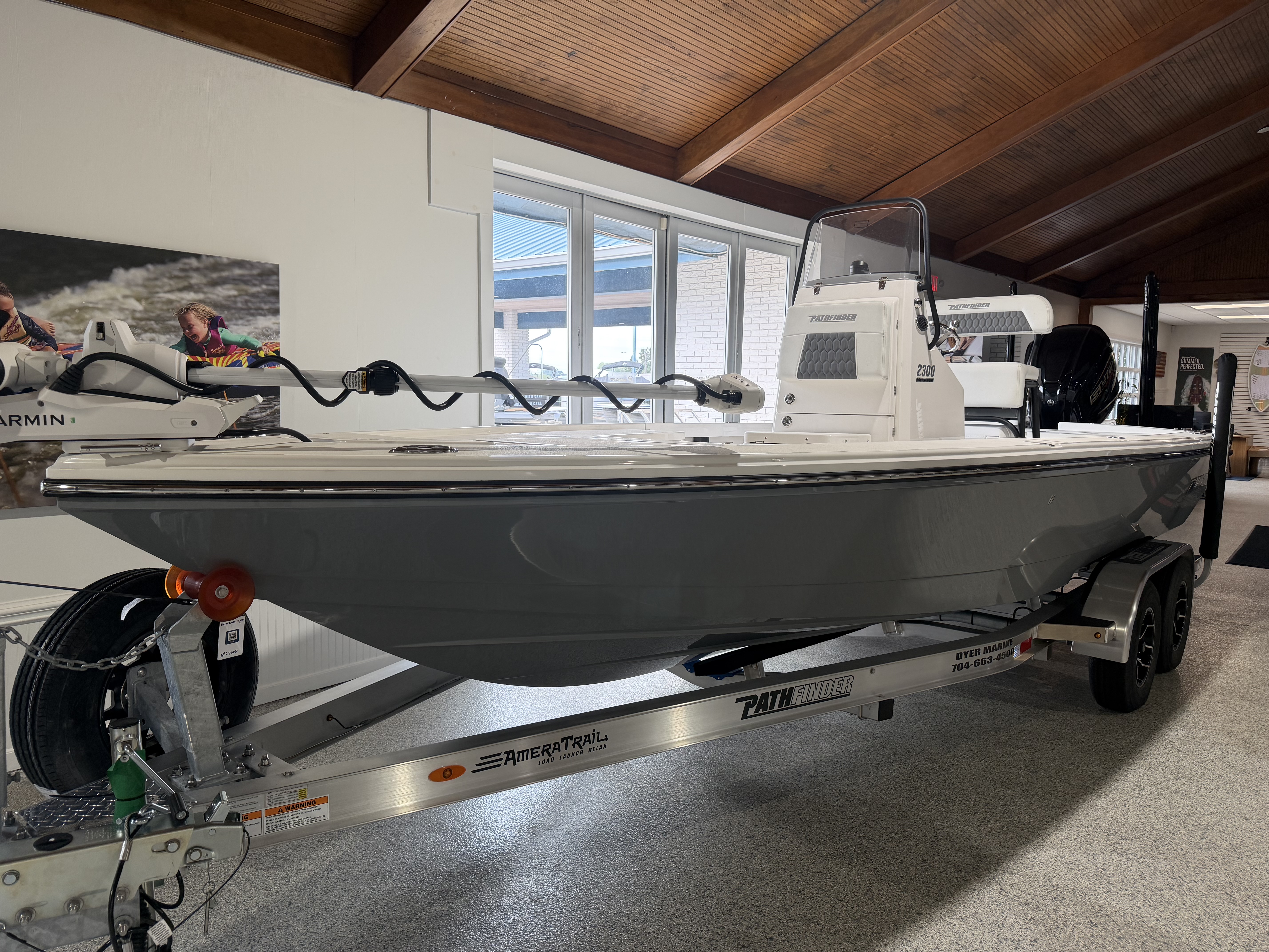 2027 Pathfinder 2300 Tournament Fishing Boat