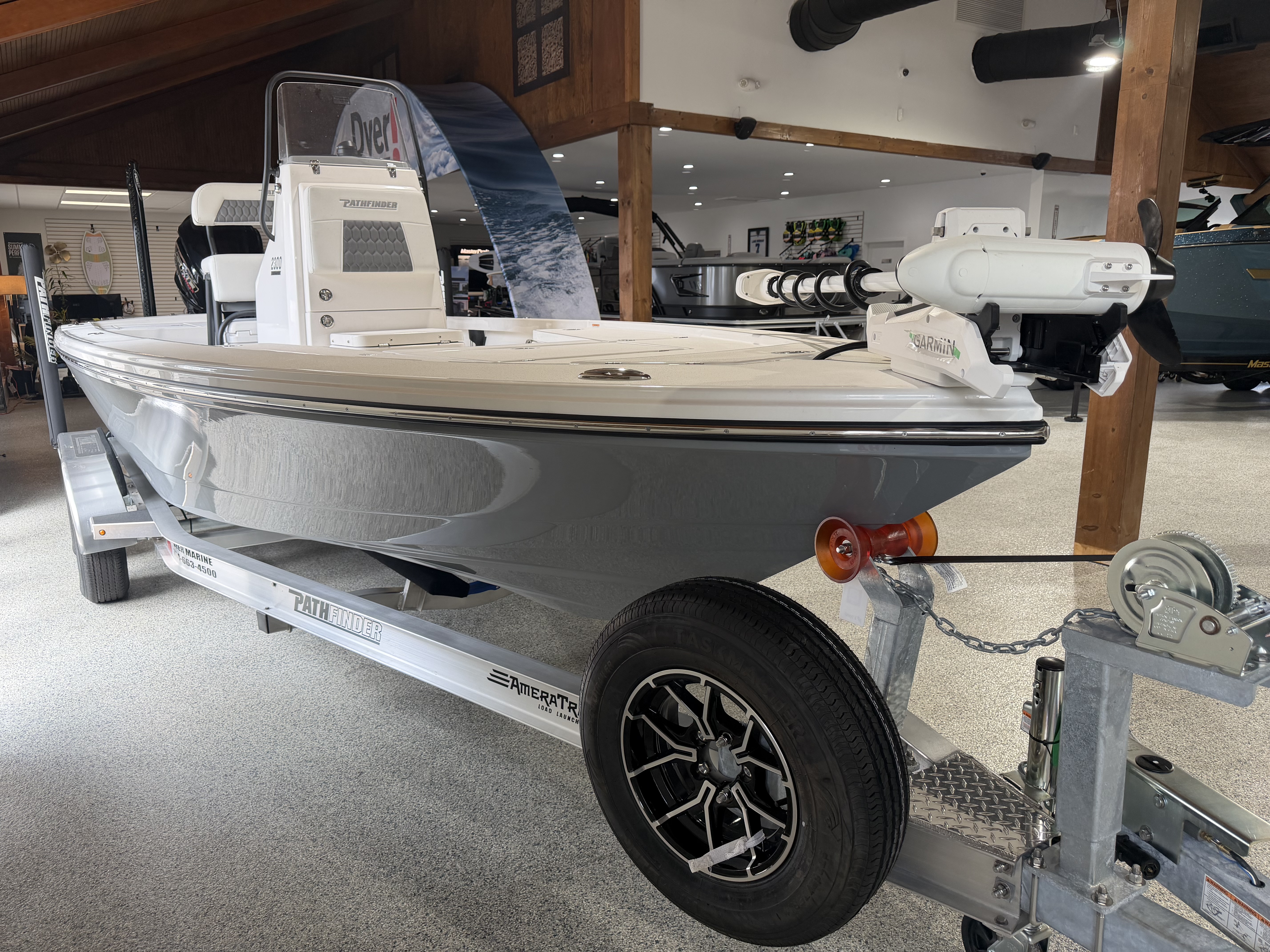 2027 Pathfinder 2300 Tournament Fishing Boat