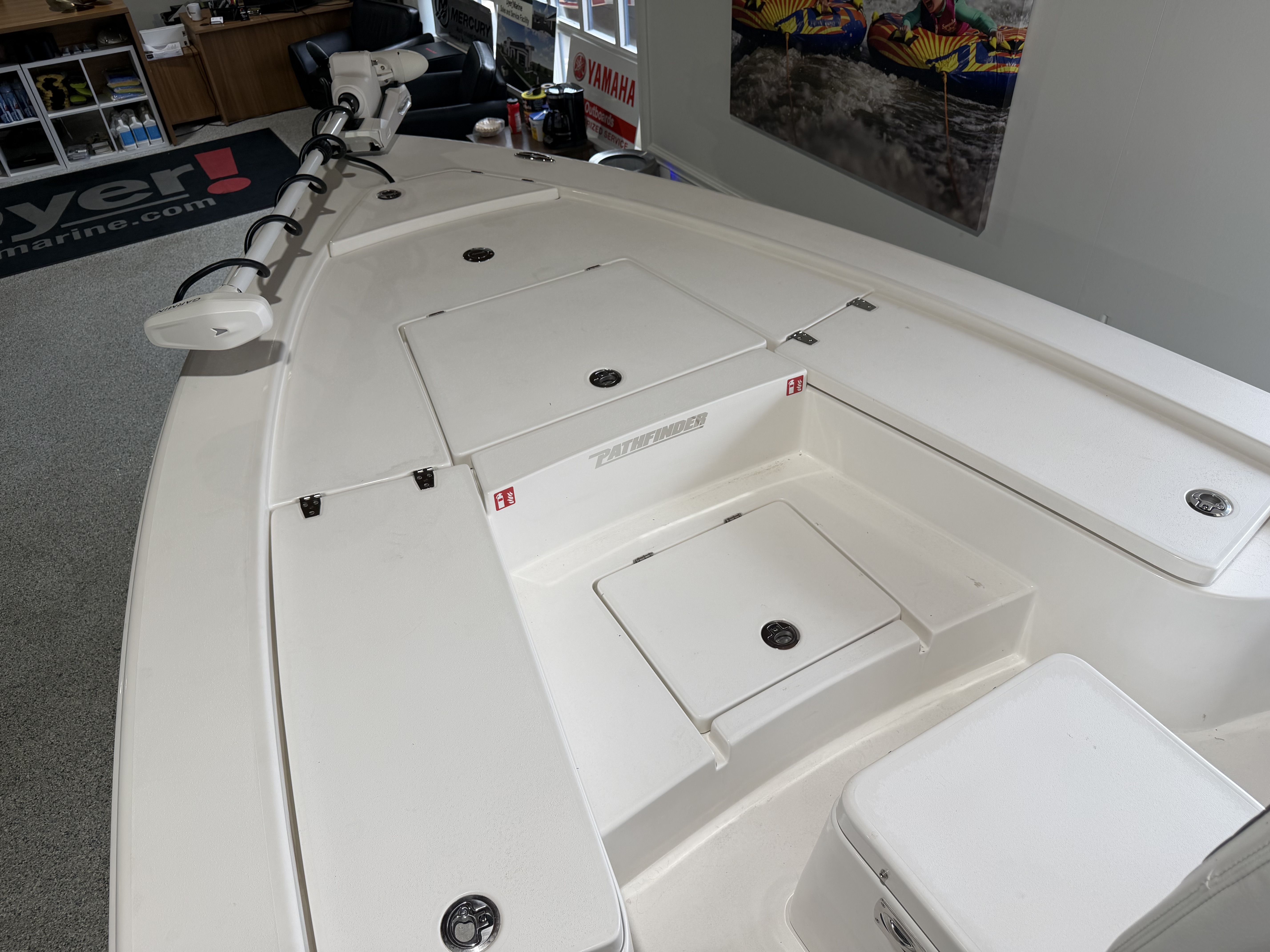 2027 Pathfinder 2300 Tournament Fishing Boat