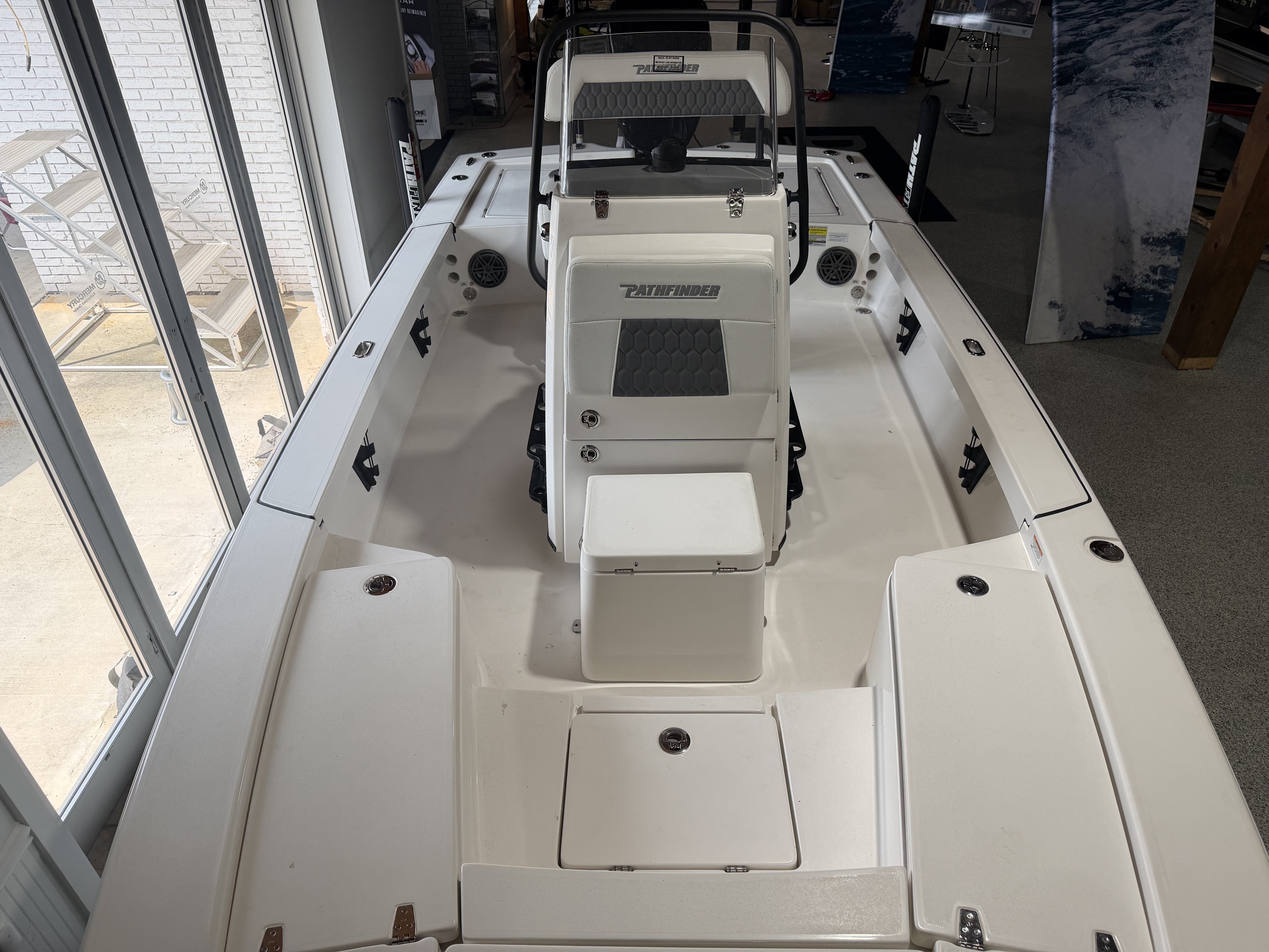 2027 Pathfinder 2300 Tournament Fishing Boat