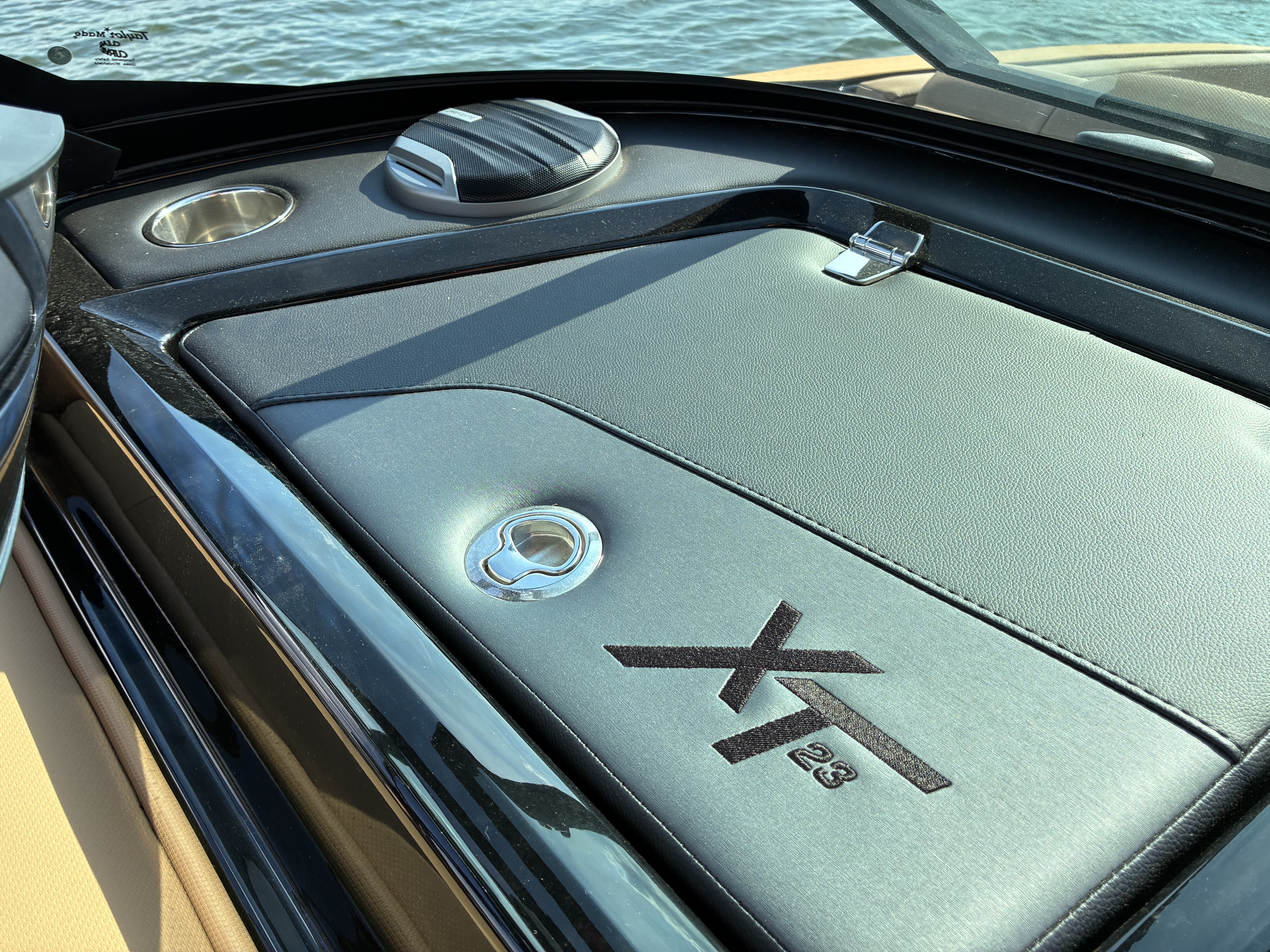 2026 MasterCraft XT23 Sport Boat