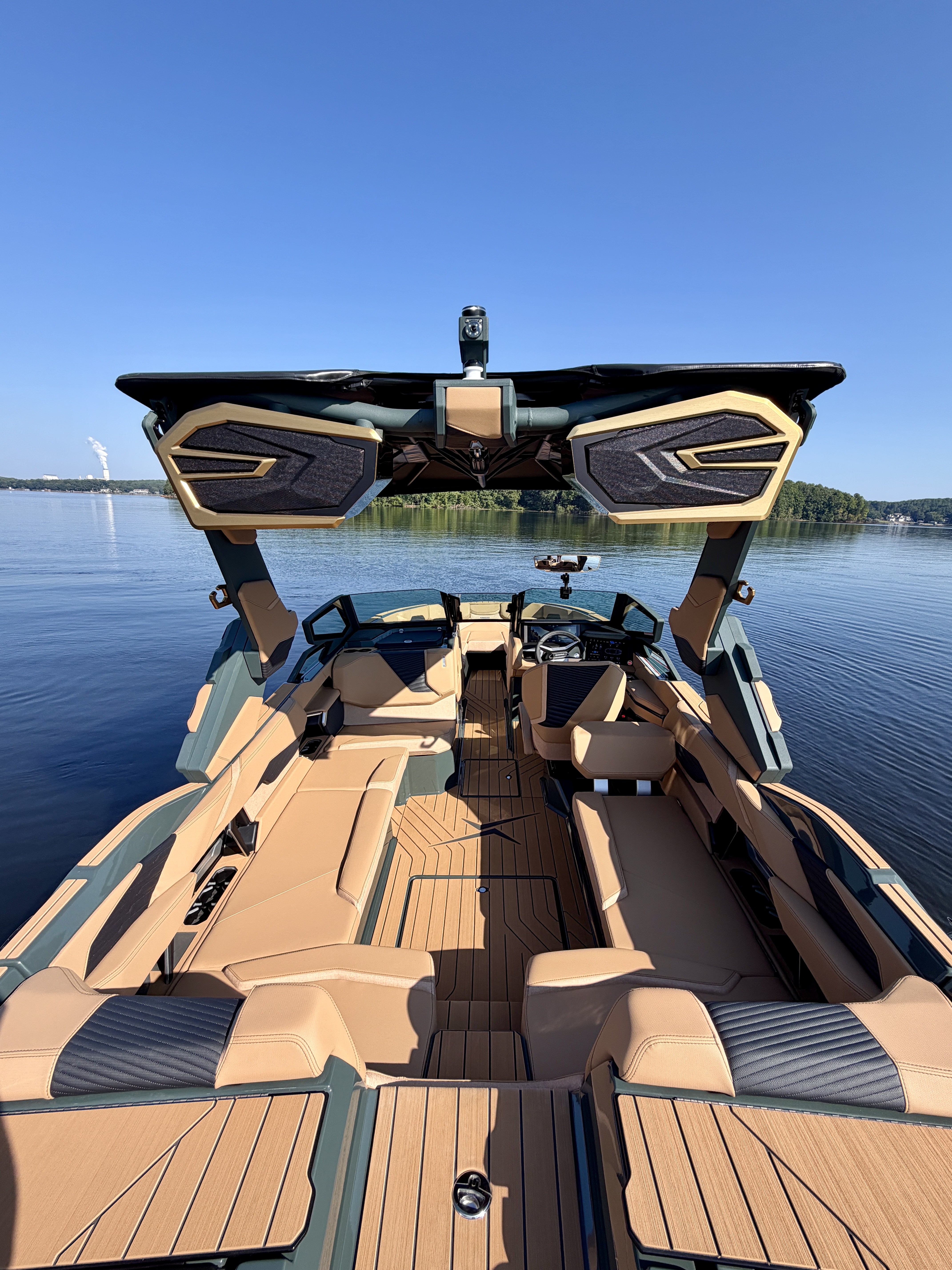 2027 MasterCraft X24 Sport Boat