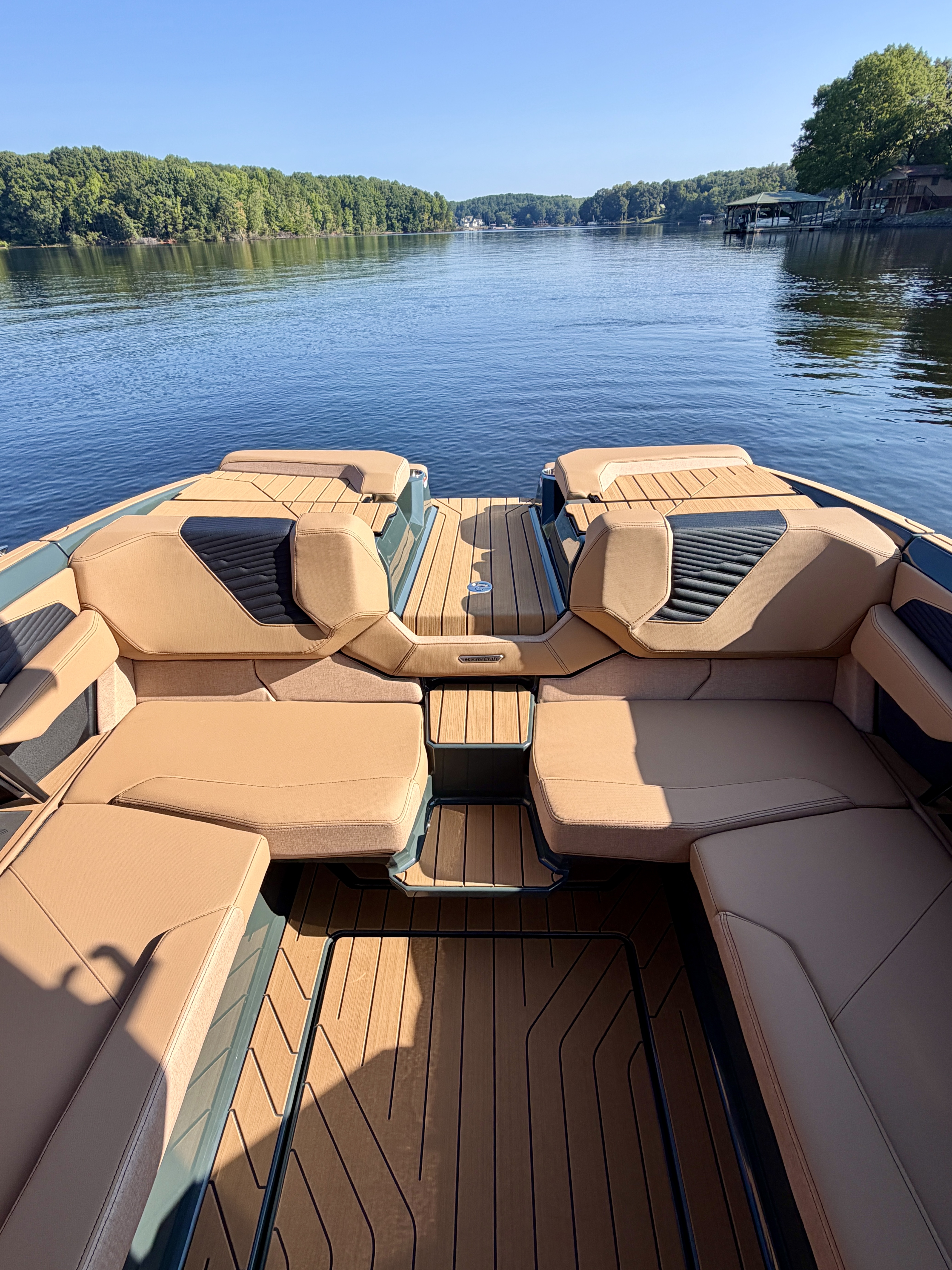 2027 MasterCraft X24 Sport Boat