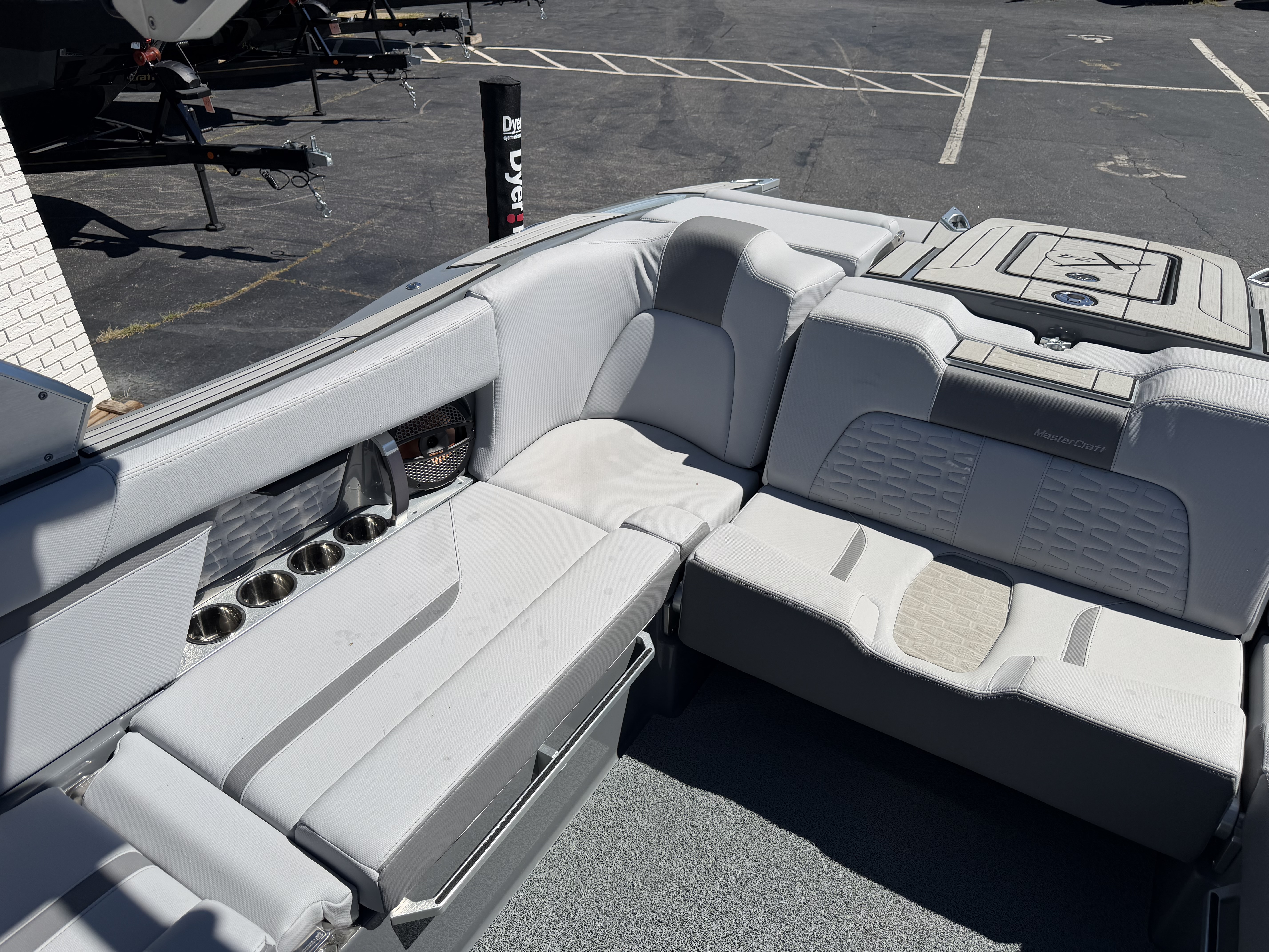 2024 MasterCraft X24 Sport Boat