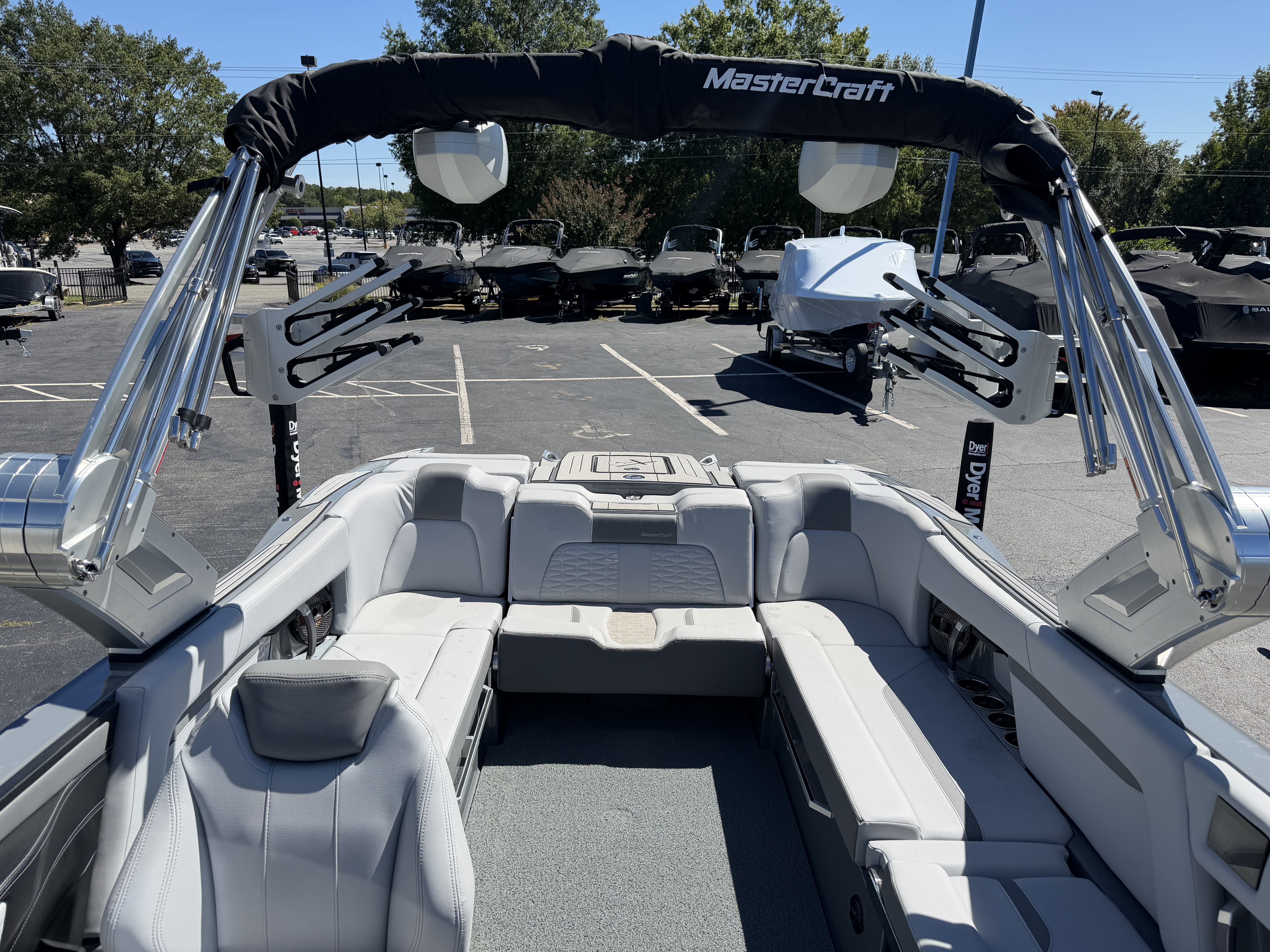 2024 MasterCraft X24 Sport Boat