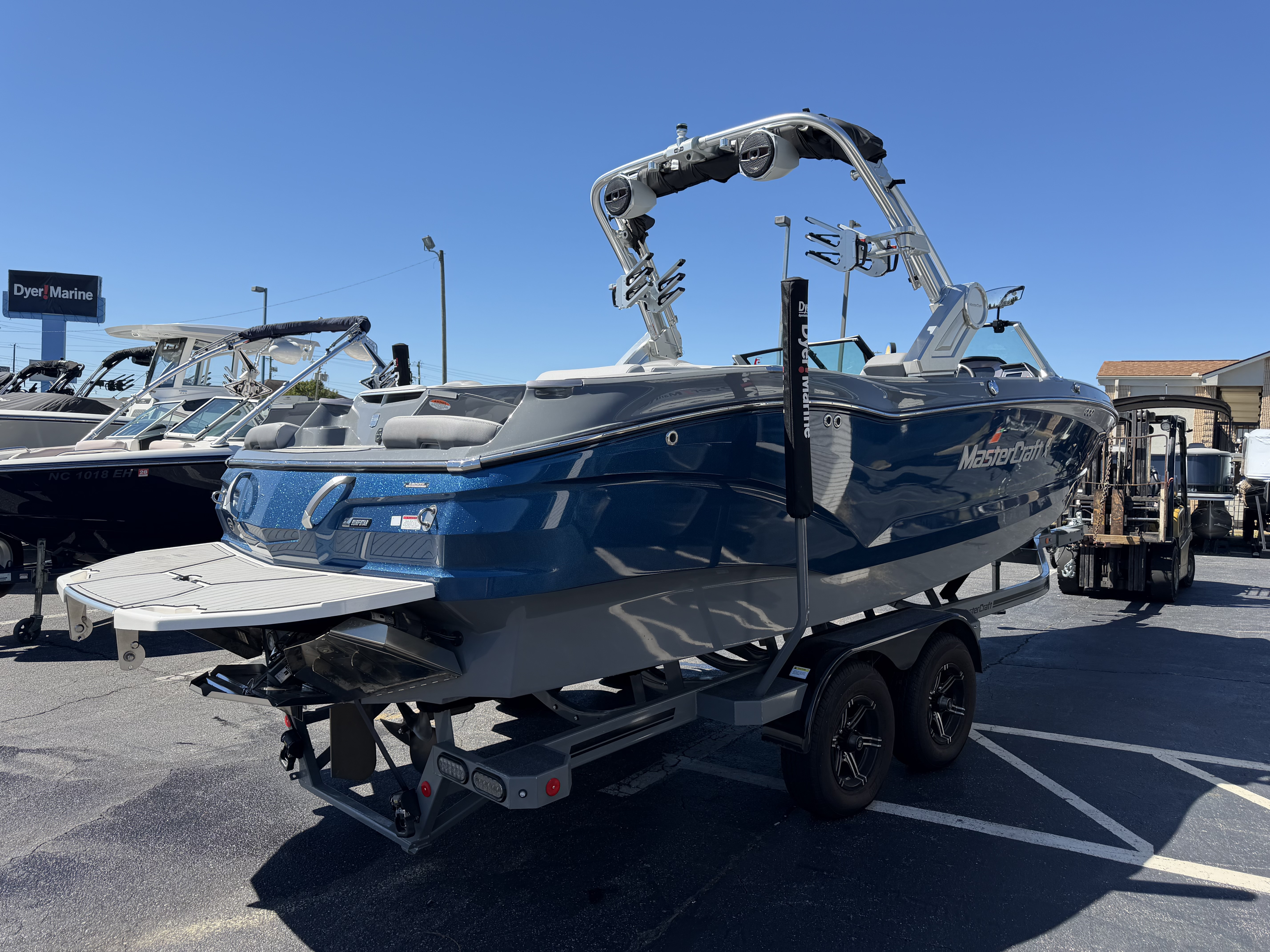 2024 MasterCraft X24 Sport Boat