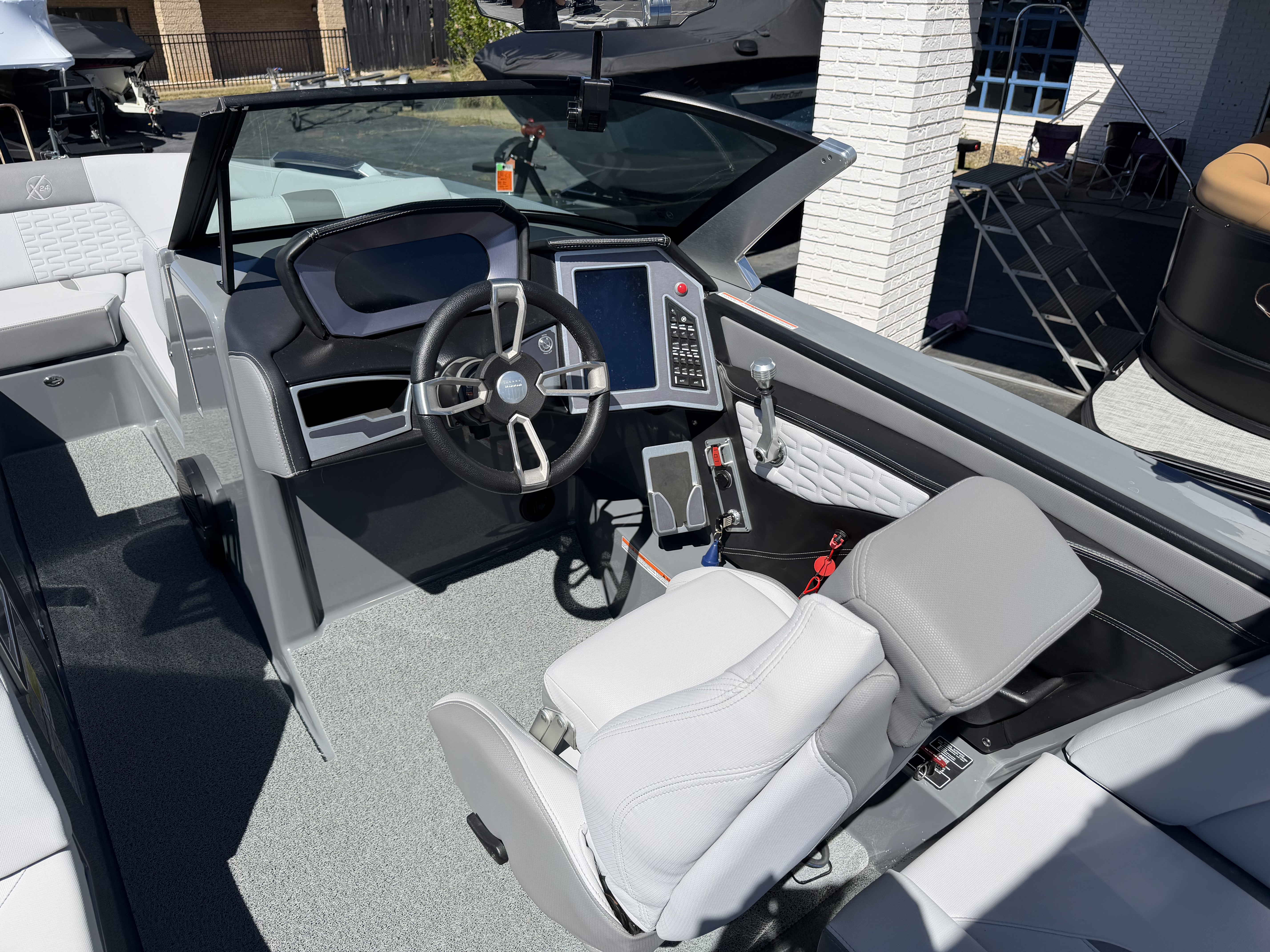 2024 MasterCraft X24 Sport Boat