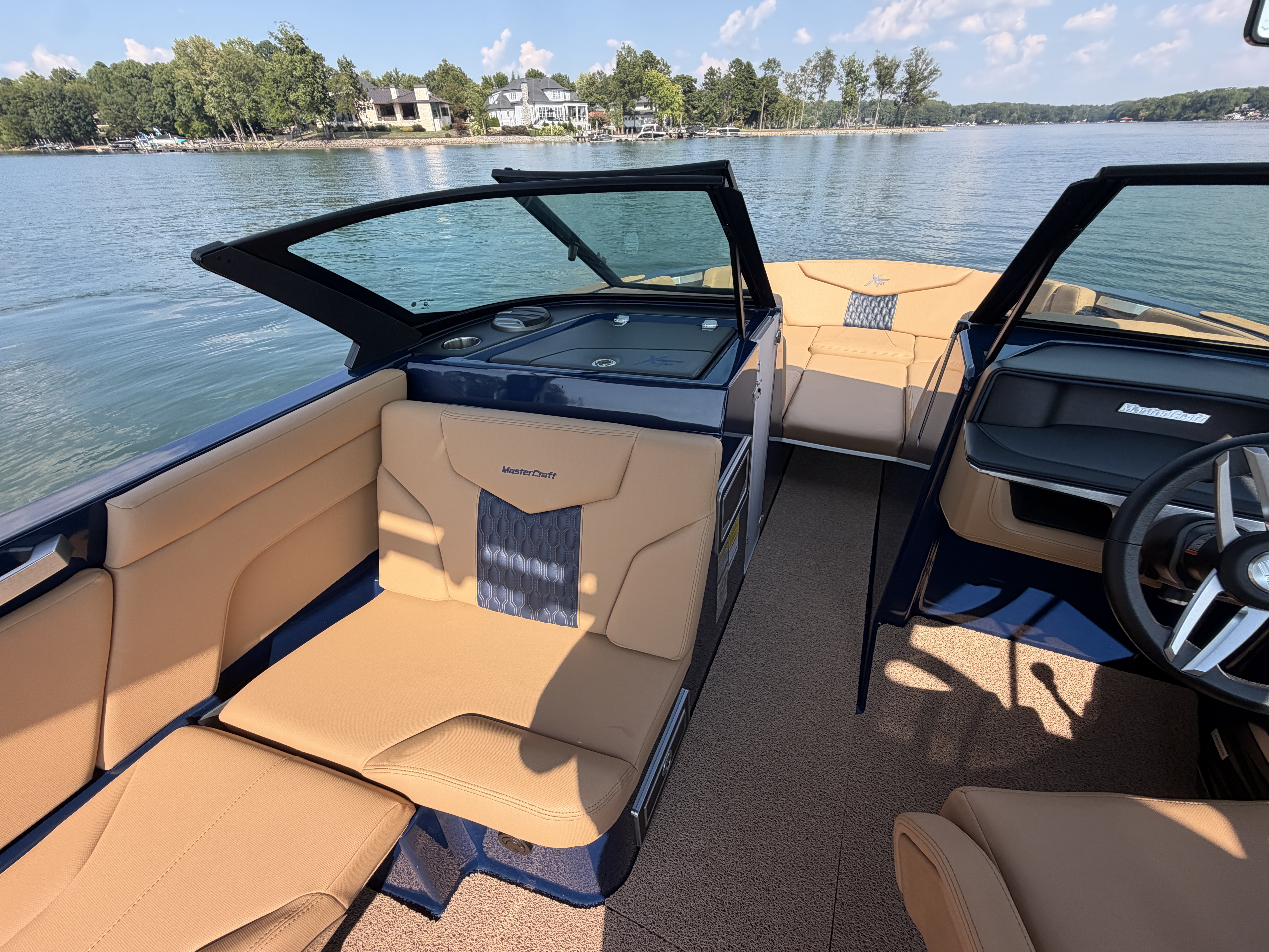 2026 MasterCraft XT24 Sport Boat