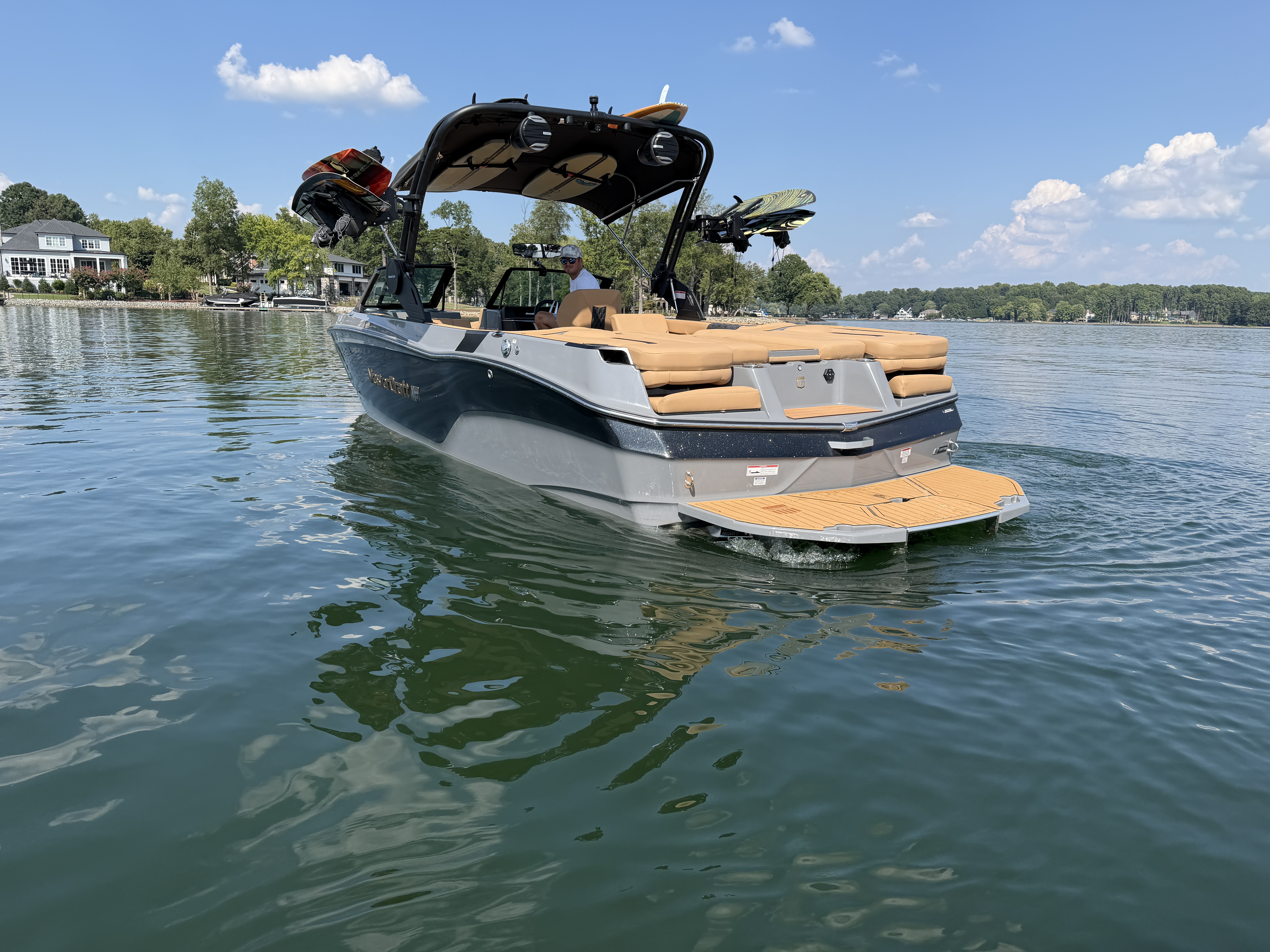 2026 MasterCraft XT24 Sport Boat