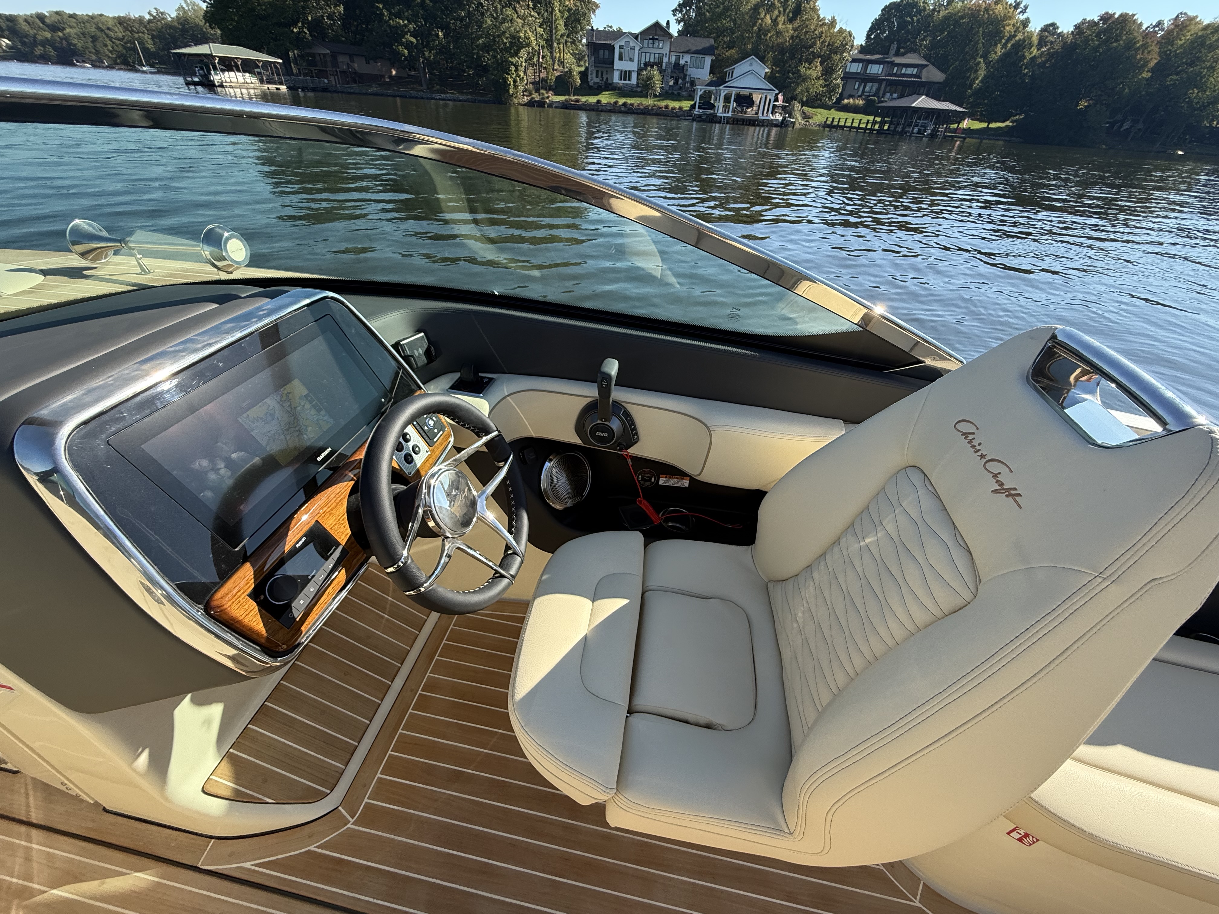 2027 Chris Craft Launch 27 LX Sport Boat
