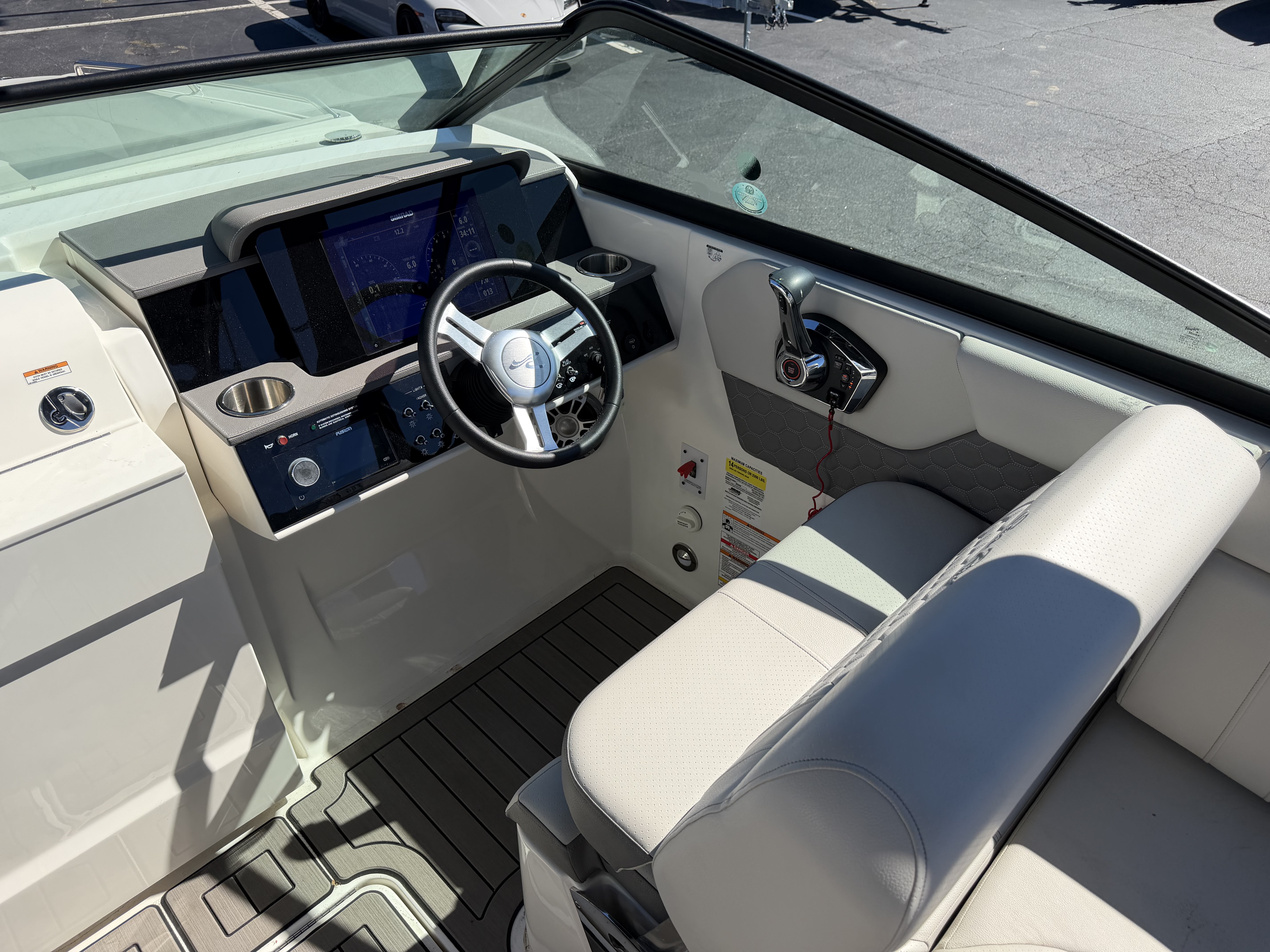 2023 Sea Ray 250 SD Sport Boat